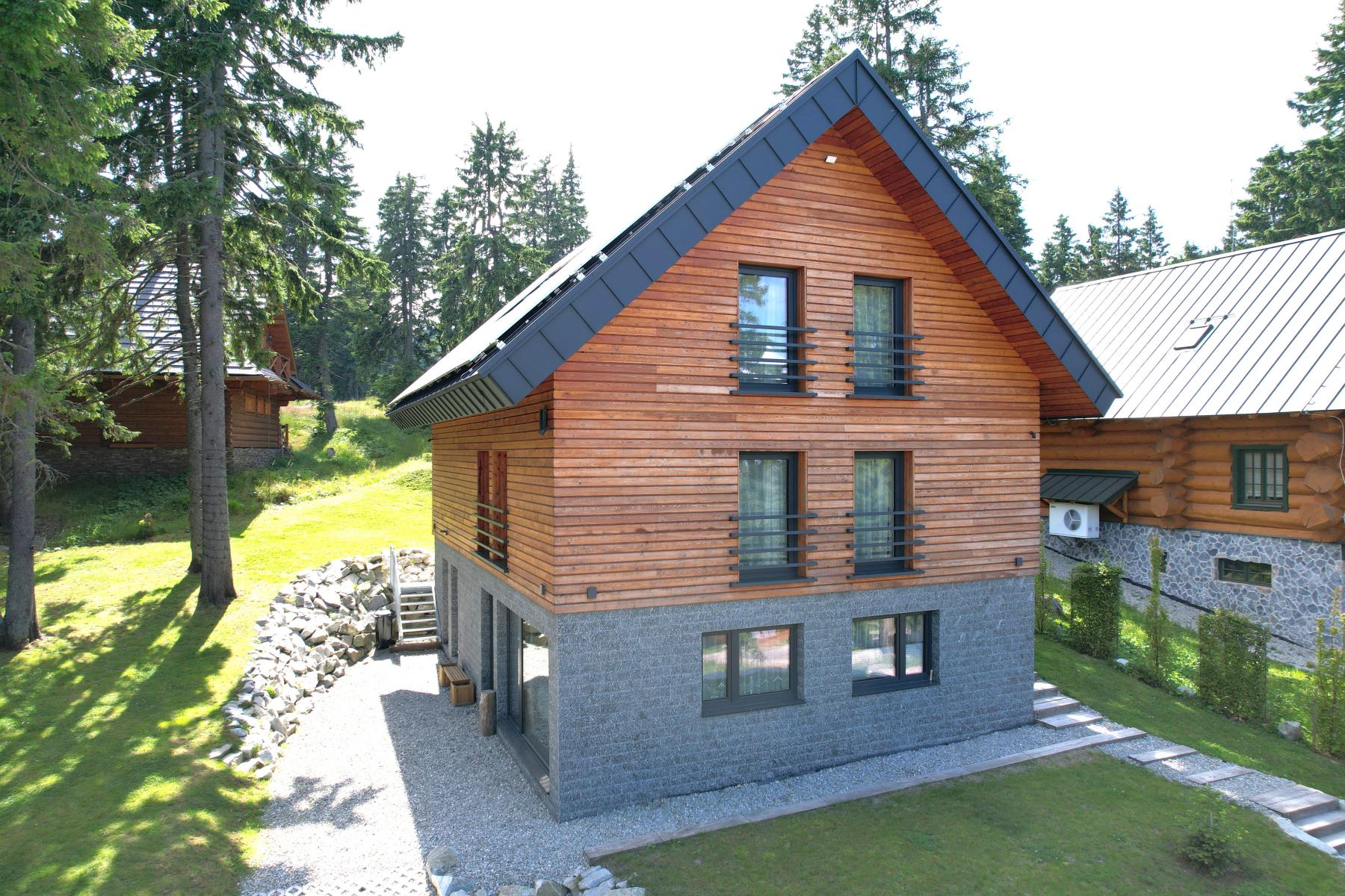 REKREAČNA CHATA s 3 apartmánmi - Martinské Hole 