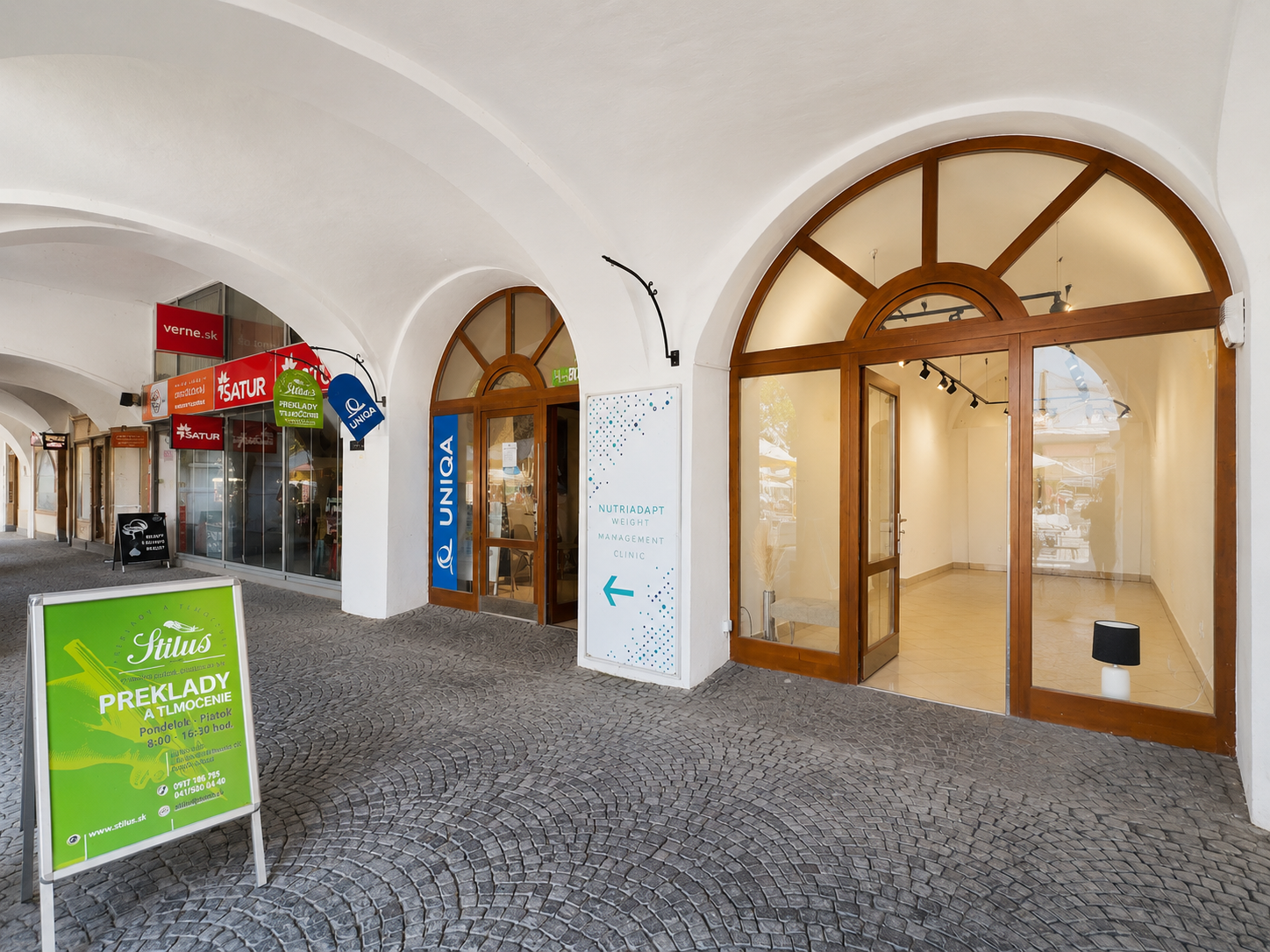 REZERVÁCIA - EXKLUZÍVNE! Reprezentatívny obchodný priestor priamo na Mariánskom námestí v Žiline, 25 m2, 600 €