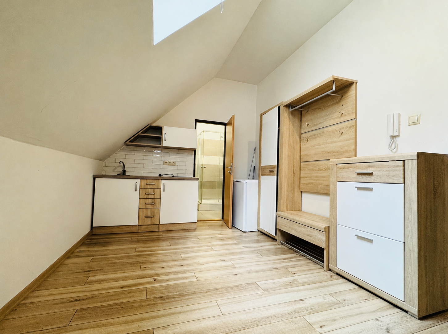 Na prenájom útulná garsónka priamo v centre Žiliny, 400 € + 95 € energie/mesiac